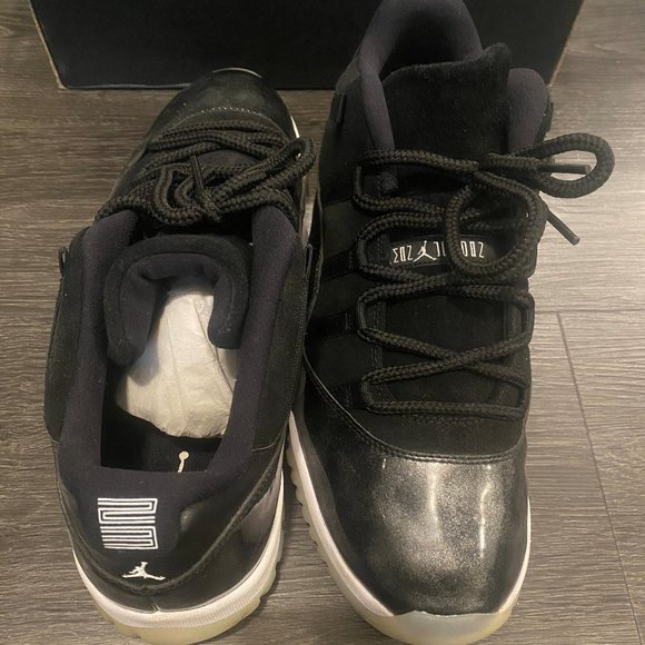 Black/ Metallic Silver Mens Air Jordan 11 Retro Low - Picture 3 of 5